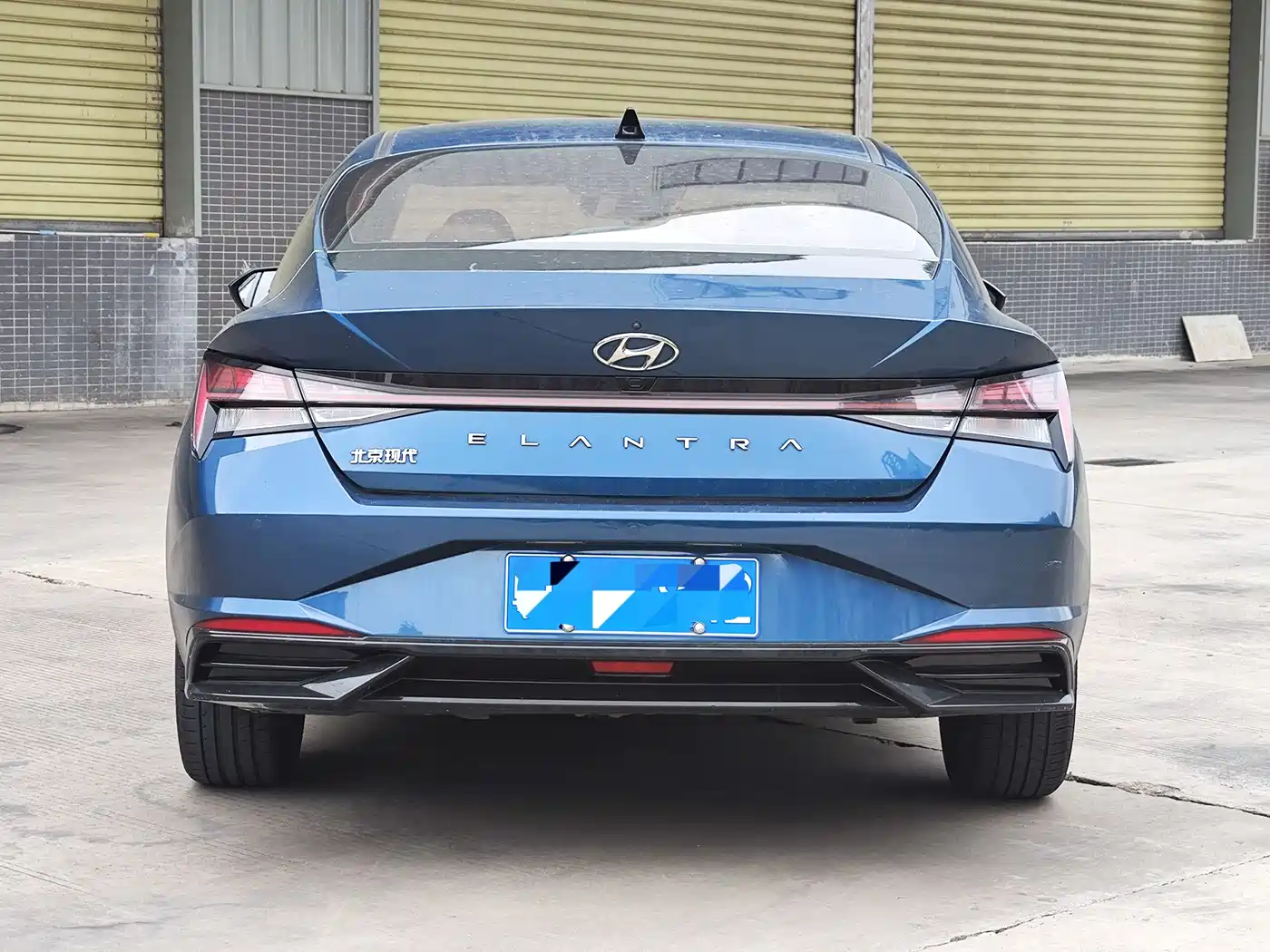 Hyundai Elantra 2021 1.5L CVT LUX Premium Edition фото 5