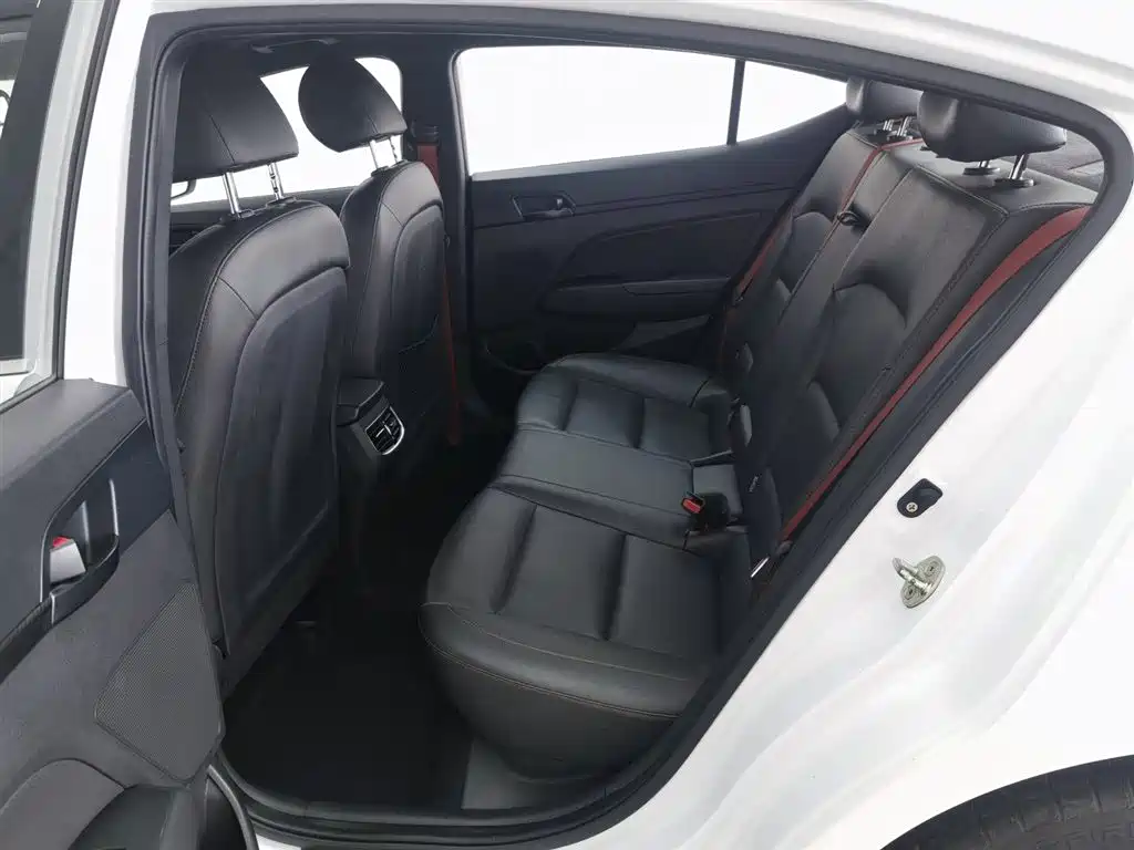 Hyundai Elantra 2020 1.4T DCT Dynamic·Vitality фото 15