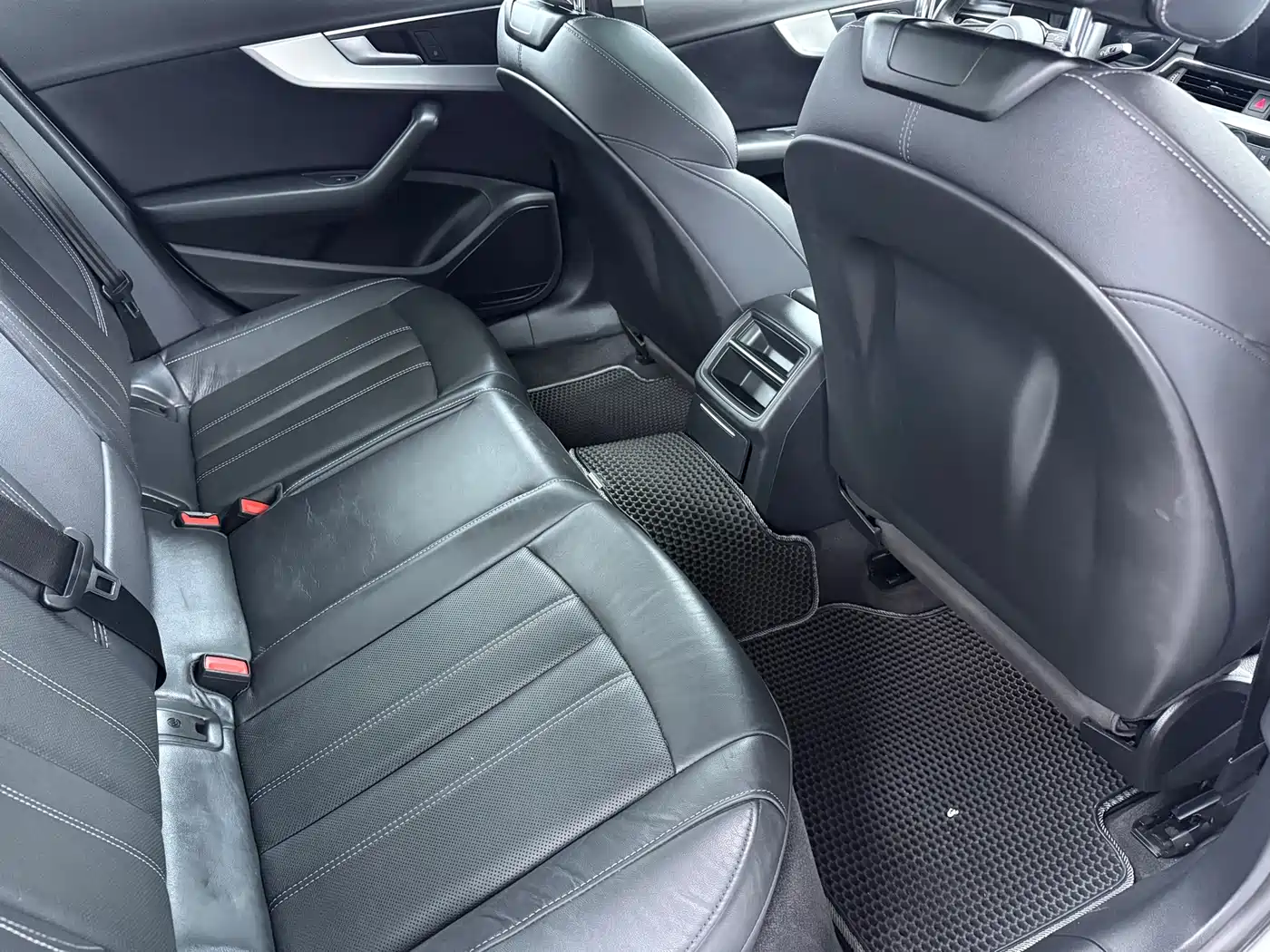 Audi A4L 2020 40 TFSI Fashion Dynamic Edition фото 8