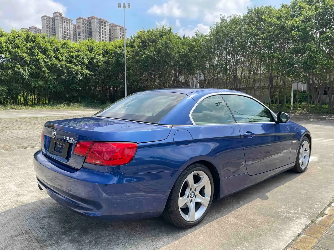 BMW 3 Series 2011 325i Luxury фото 9