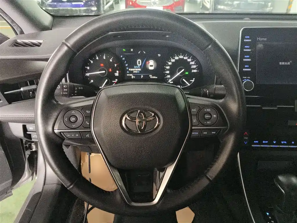 Toyota Avalon 2022 2.0L Luxury Edition фото 11