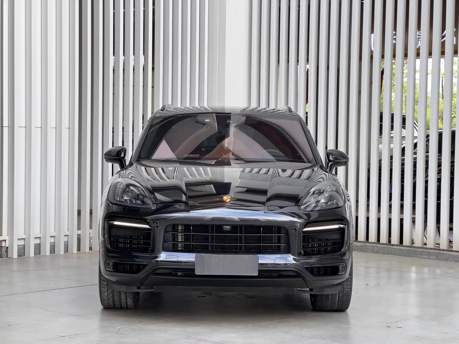 Photo 2 - Porsche Cayenne