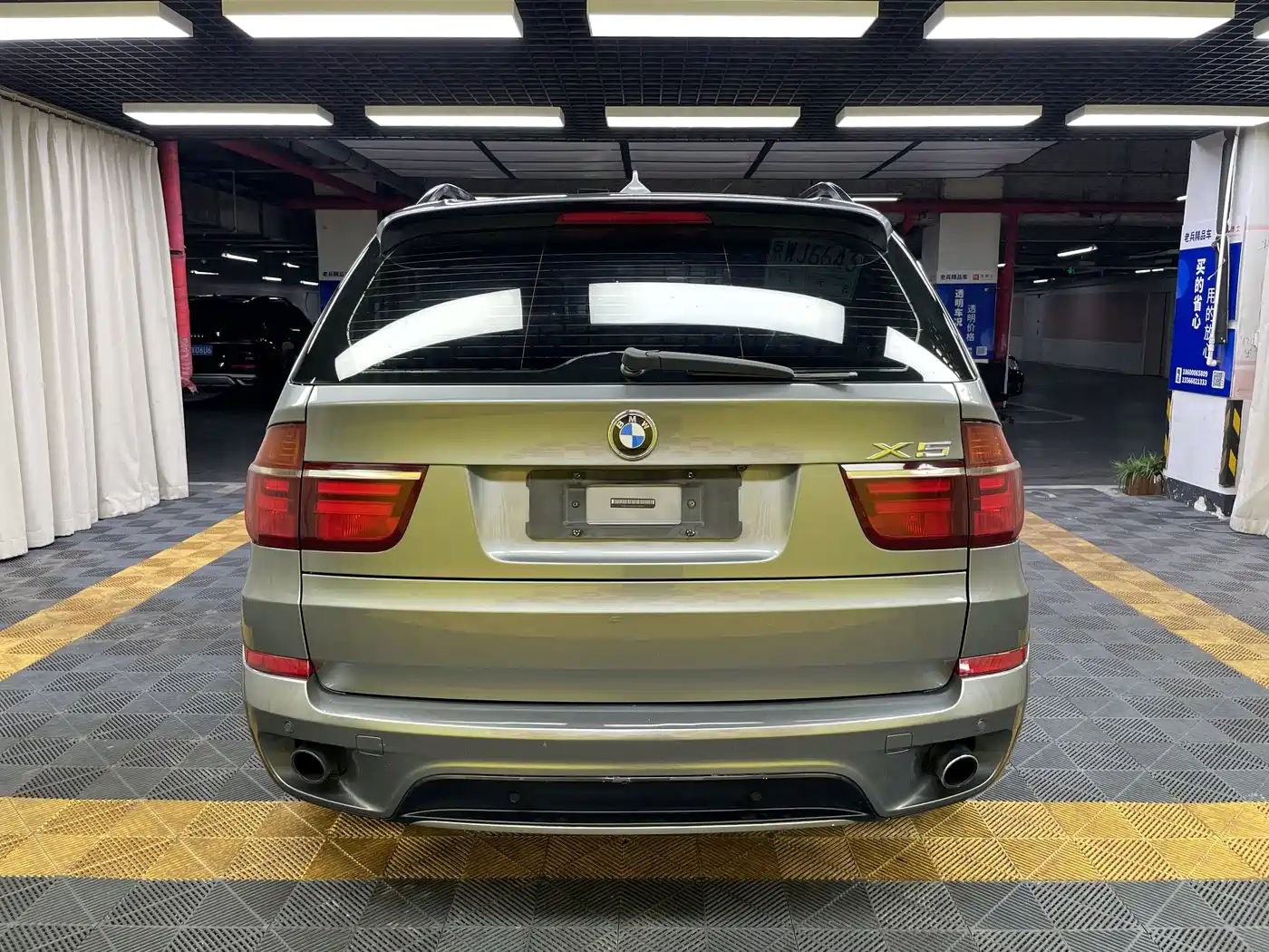 BMW X5 (Import) 2011 xDrive35i Leading Edition фото 10