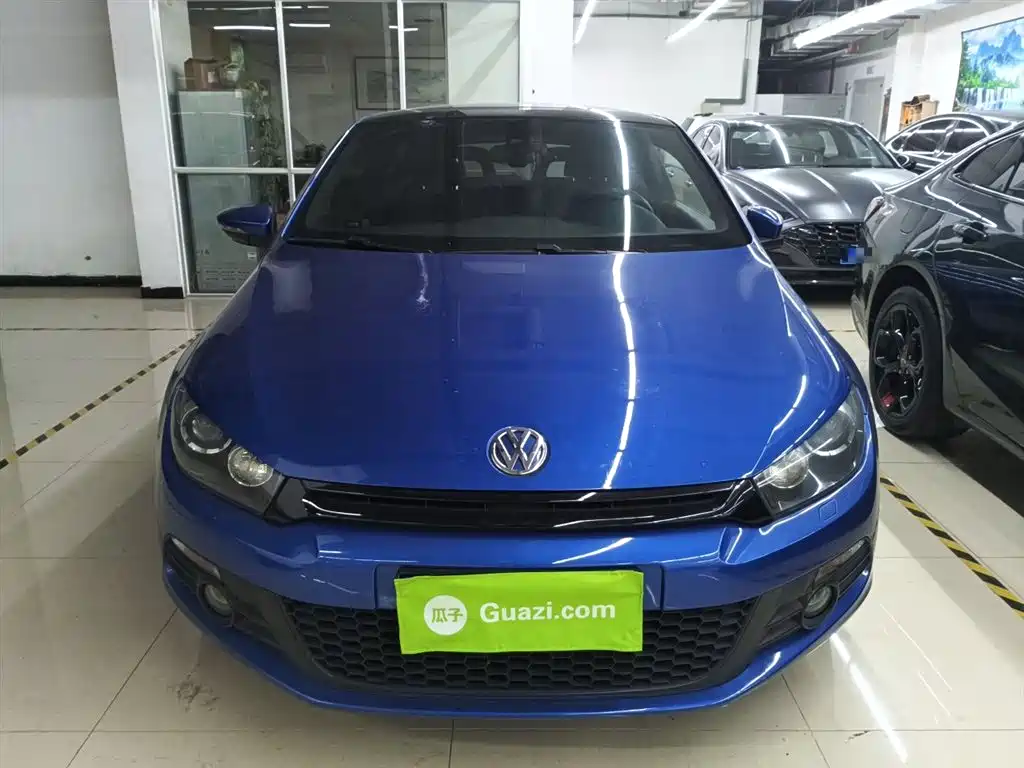 Volkswagen Scirocco 2011 2.0TSI Luxury фото 3