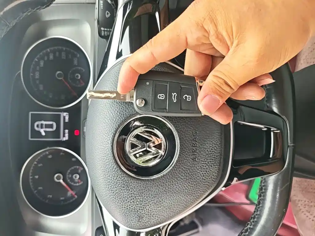 Photo 9 - Volkswagen Golf