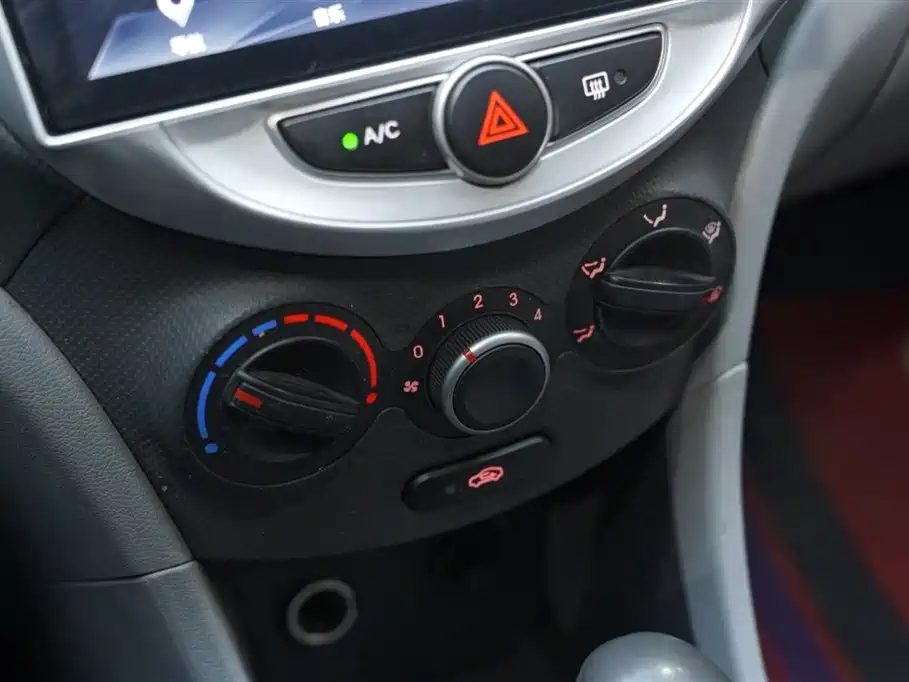 Hyundai Verna 2016 1.4L Automatic Fashion GS фото 8
