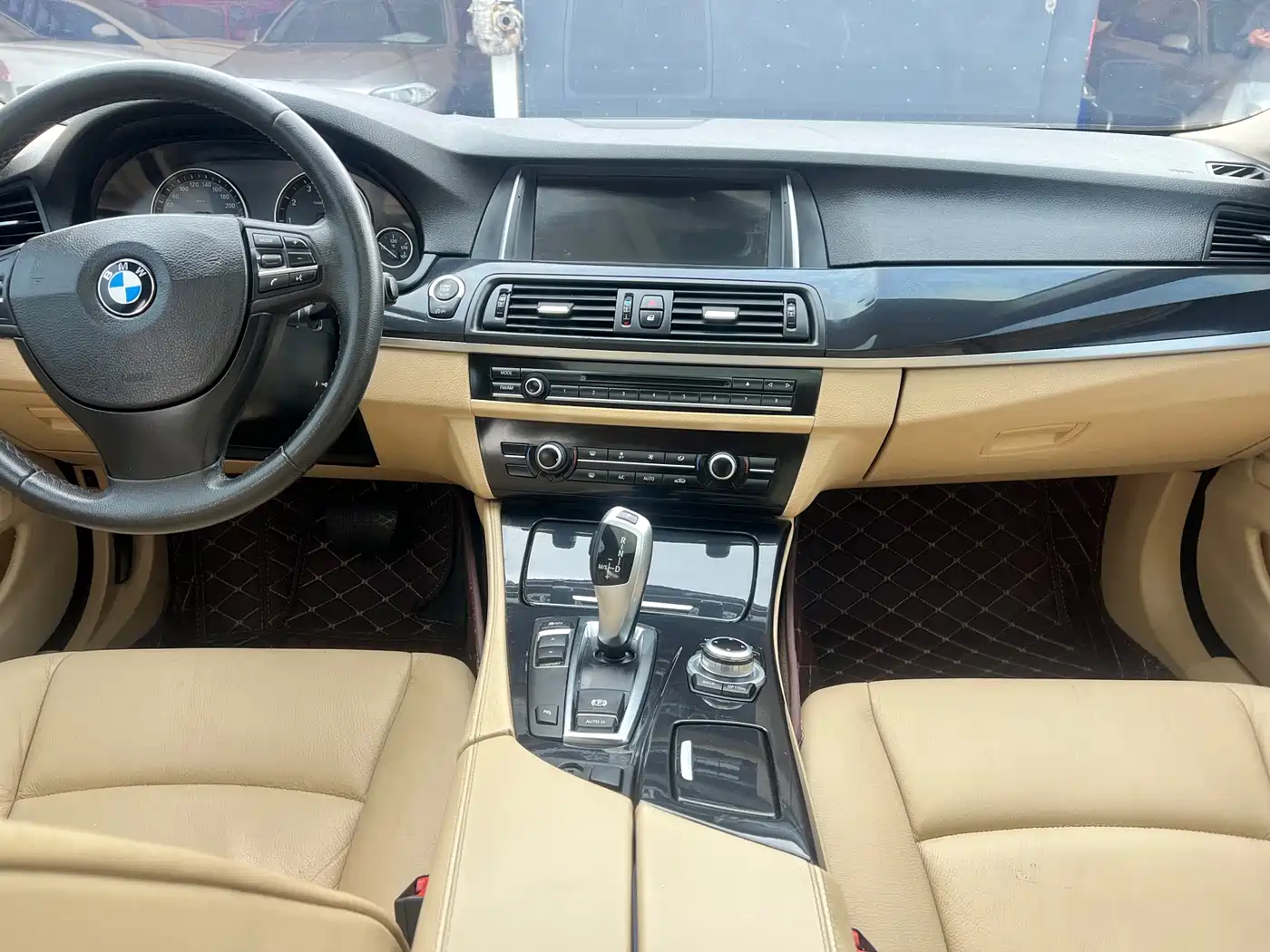 BMW 5 Series 2013 520Li Elegance фото 16