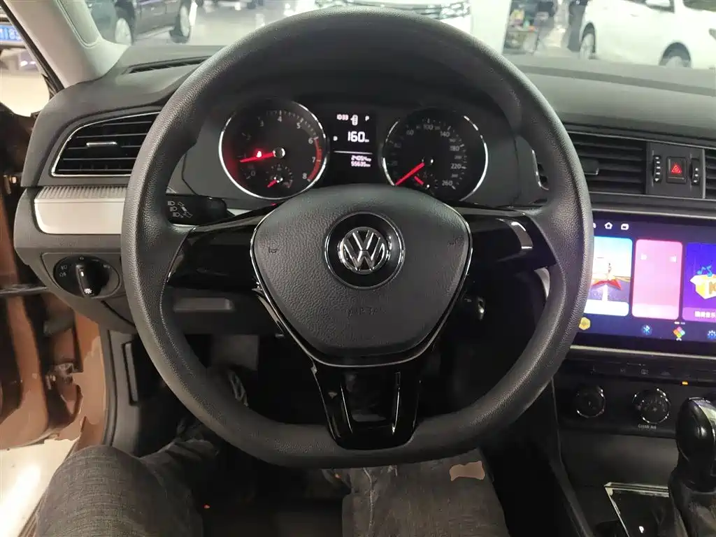 Volkswagen Lamando 2017 230TSI DSG Trend Edition фото 4