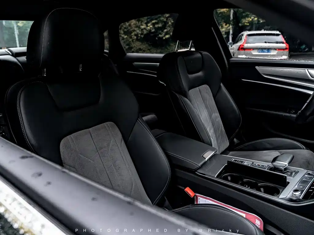 Фото 8 - Audi A6L