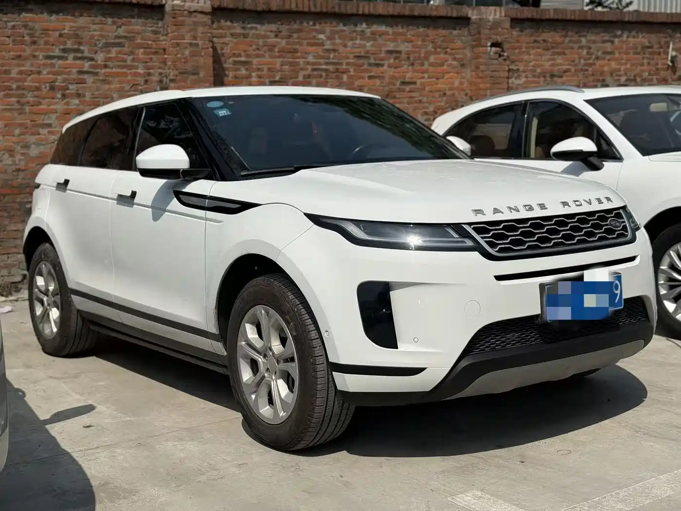 Land Rover Range Rover Evoque 2020 249PS Youth Edition фото 3
