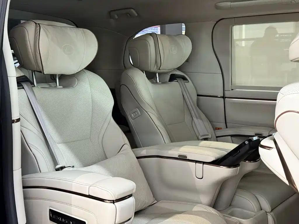 Lexus LM 2026 2025 Model 500h Six-Seater Prestige Edition