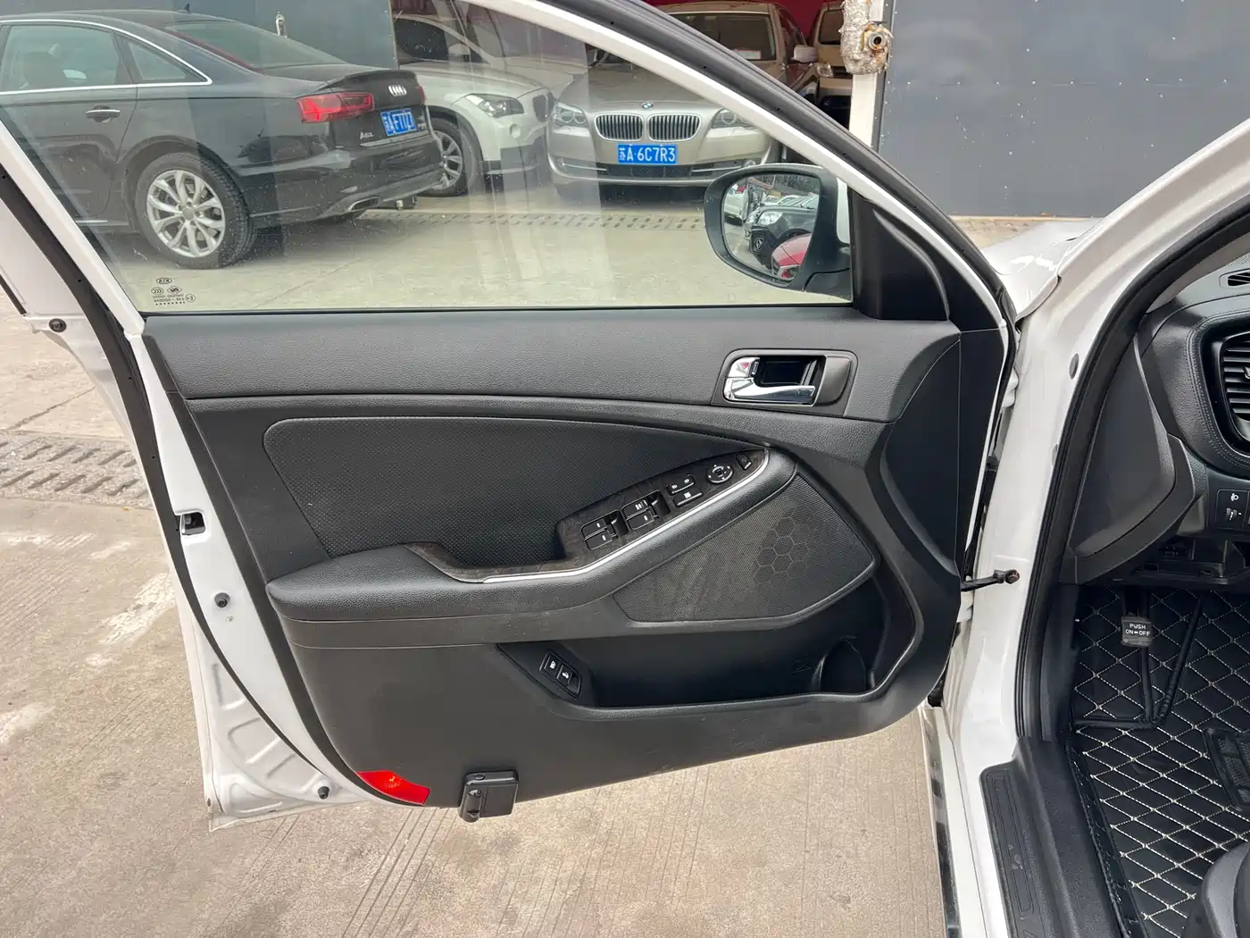 Kia K5 2014 2.0L Automatic PREMIUM фото 6