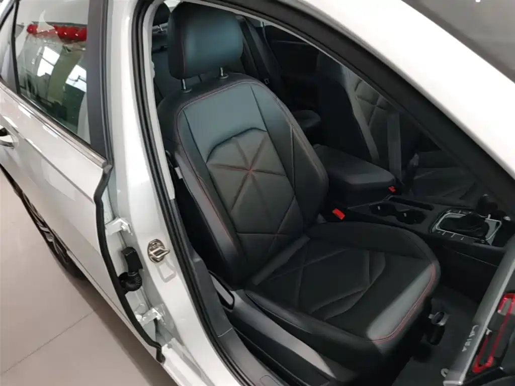 Volkswagen Lavida 2024 Model 300TSI DSG Starlight Leading Edition фото 25