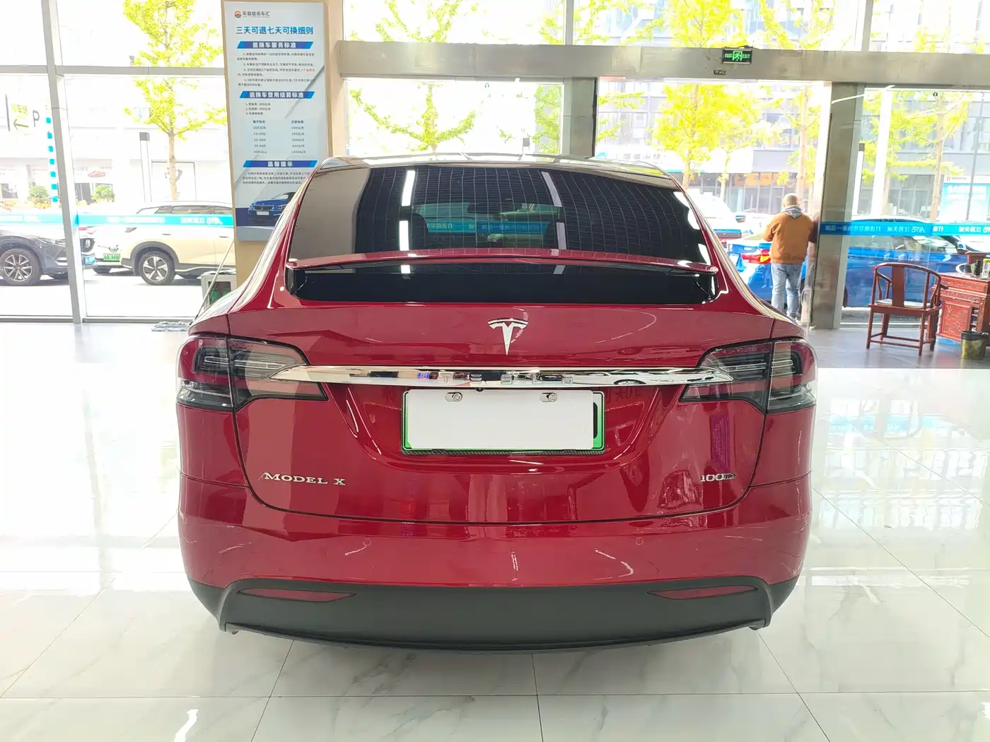 TESLA MODEL X