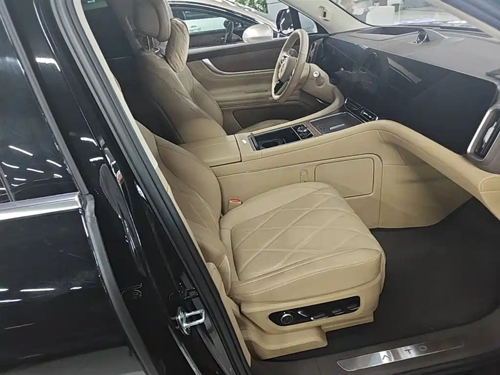 AITO Wenjie AITO M9 2025 Extended Range Ultra 52kWh 6-Seater фото 20