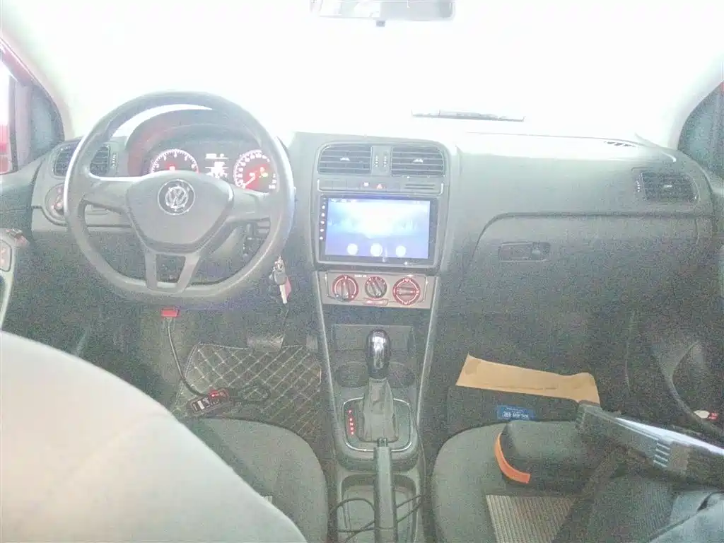 Volkswagen Polo 2016 1.4L Automatic Trend фото 6