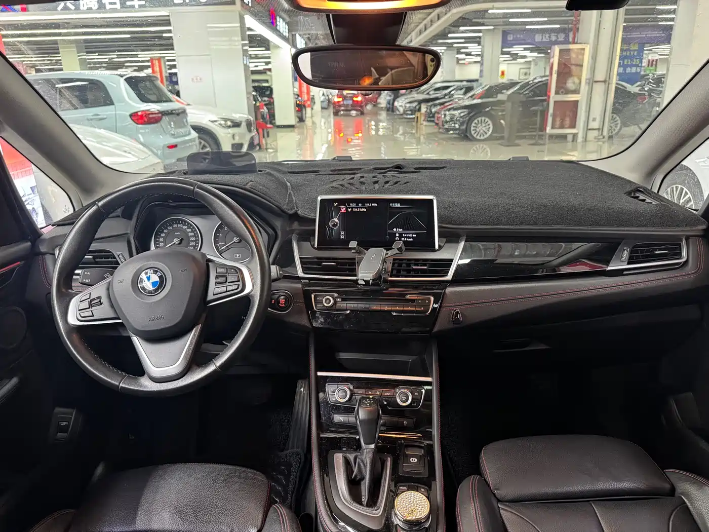 BMW 2 Series Touring 2016 218i Sport Design Package фото 7