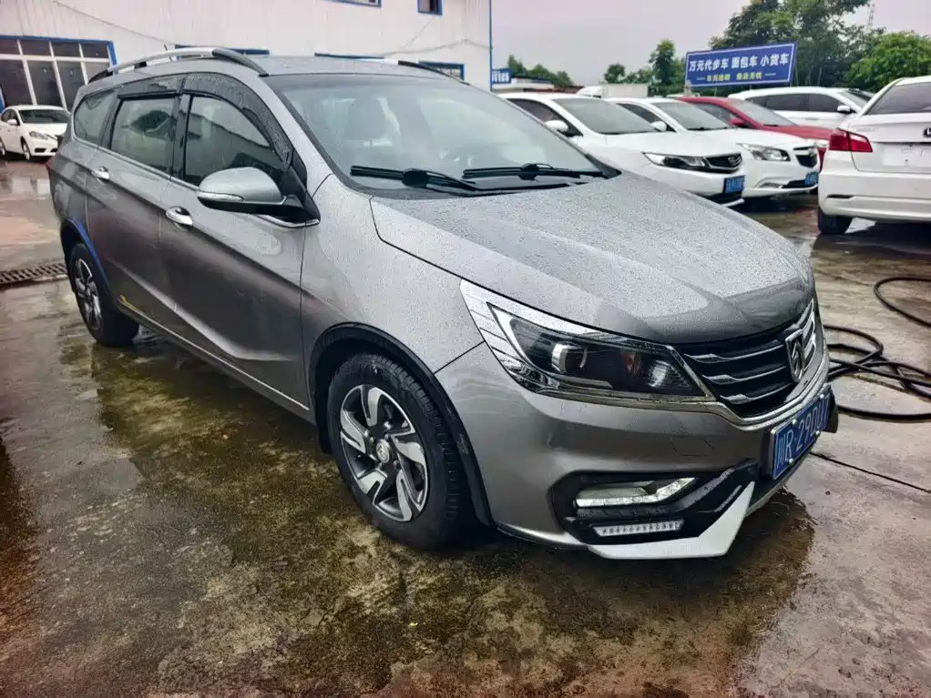 Baojun 310W 2018 2017 1.5L Manual Luxury China V