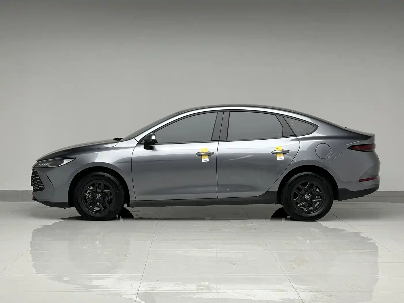 BYD Qin PLUS 2025 DM-i Smart Drive 55KM Leader фото 7
