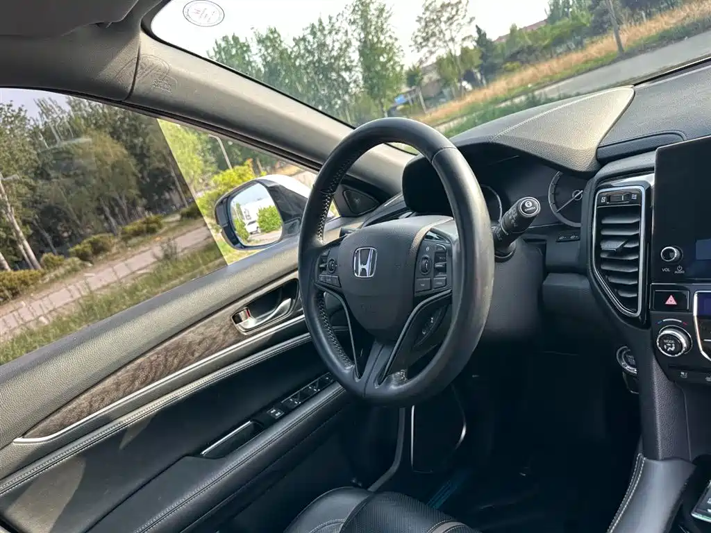 HONDA UR-V