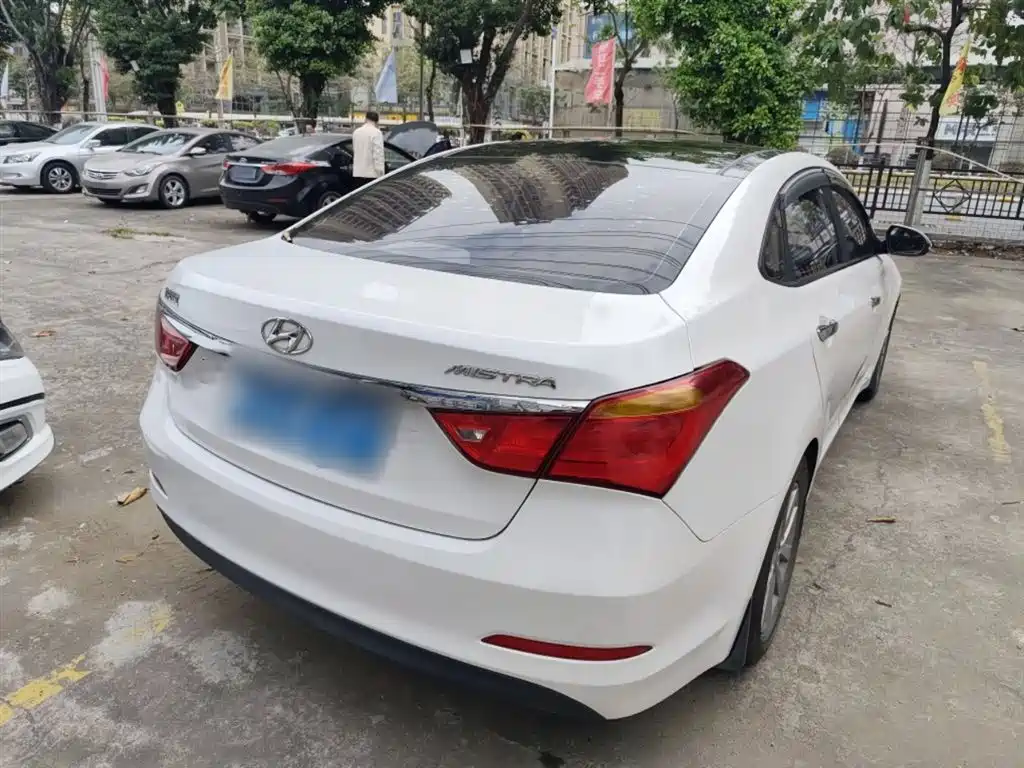Hyundai Mistra 2014 1.8L Auto Smart GLS фото 7