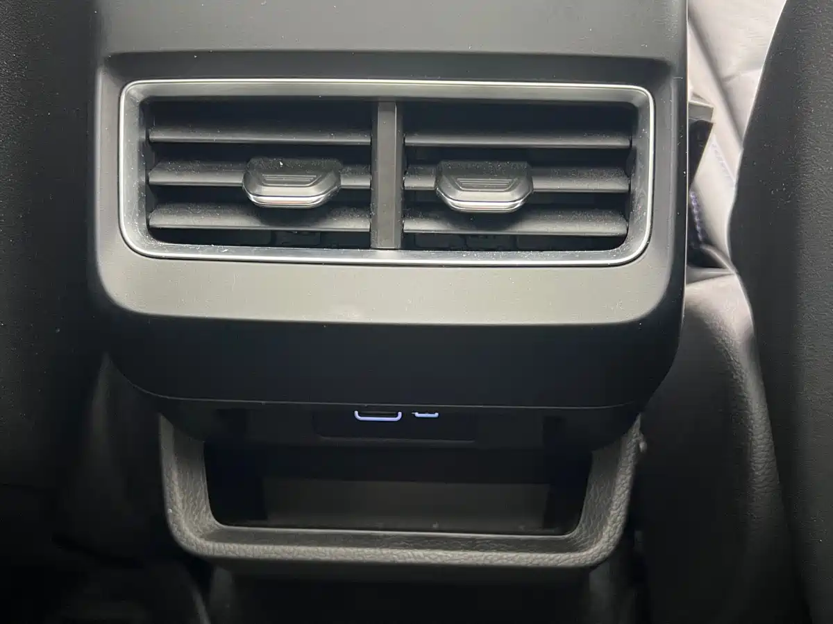 Photo 15 - Geely Preface