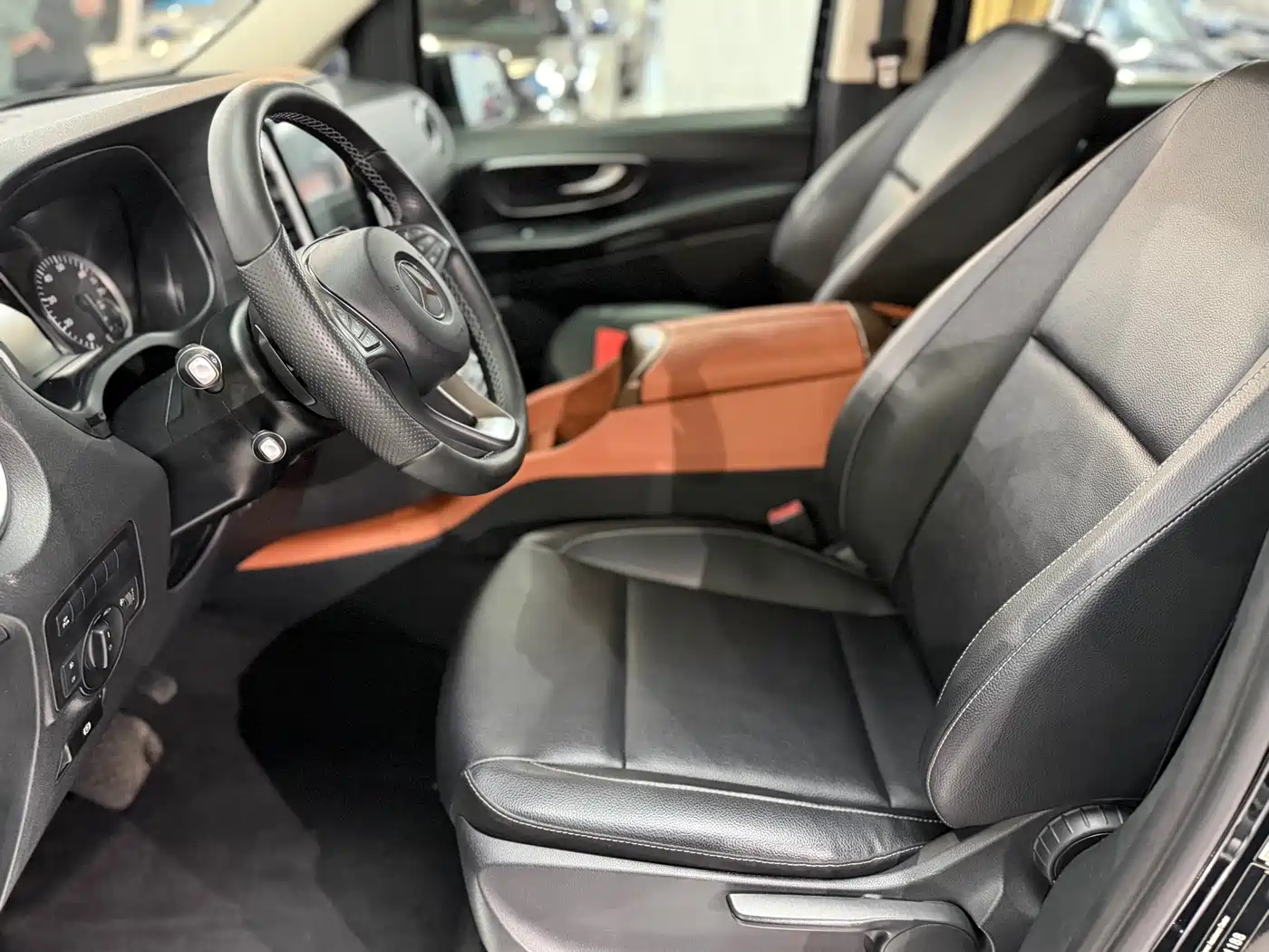 Mercedes-Benz Vito 2018 2.0T Business Edition China VI фото 4