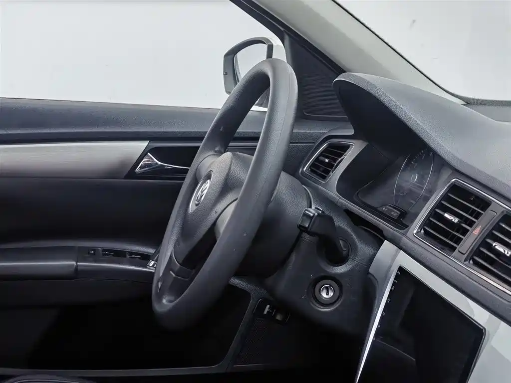 Volkswagen Lavida 2013 Facelift Classic 1.6L Automatic Comfort фото 22