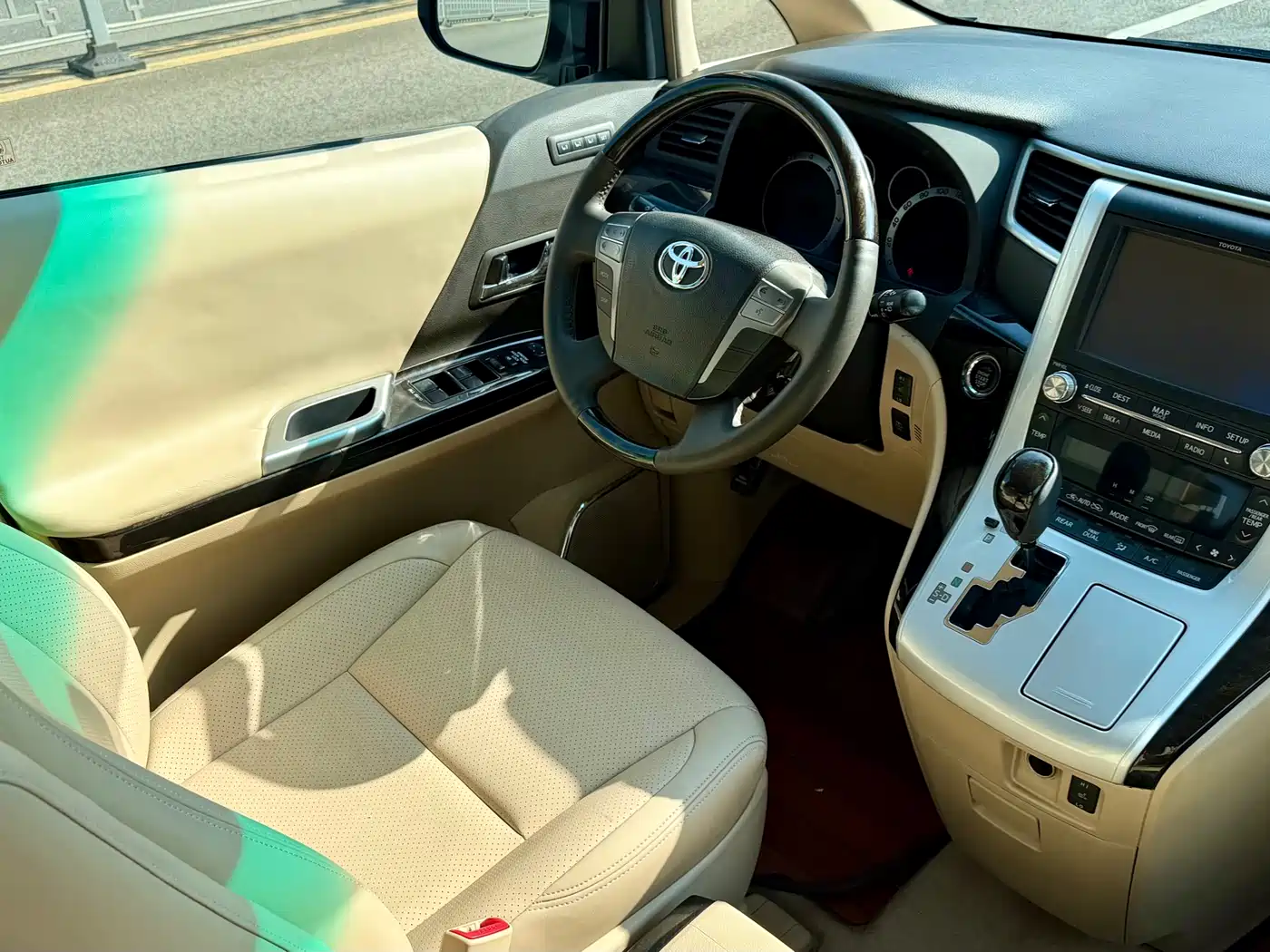 Toyota Alphard 2012 3.5L Luxury Edition фото 7