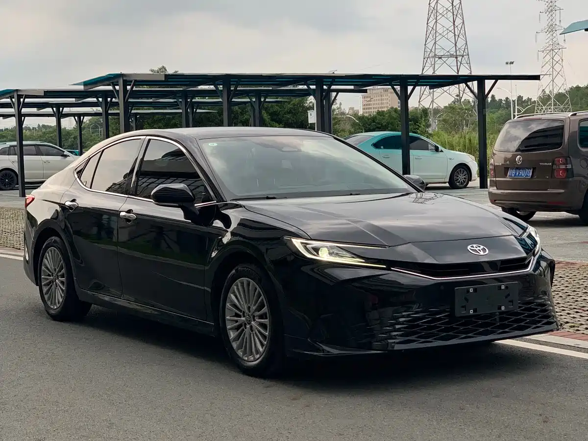 Toyota Camry 2024 2.0G Premium Edition фото 2