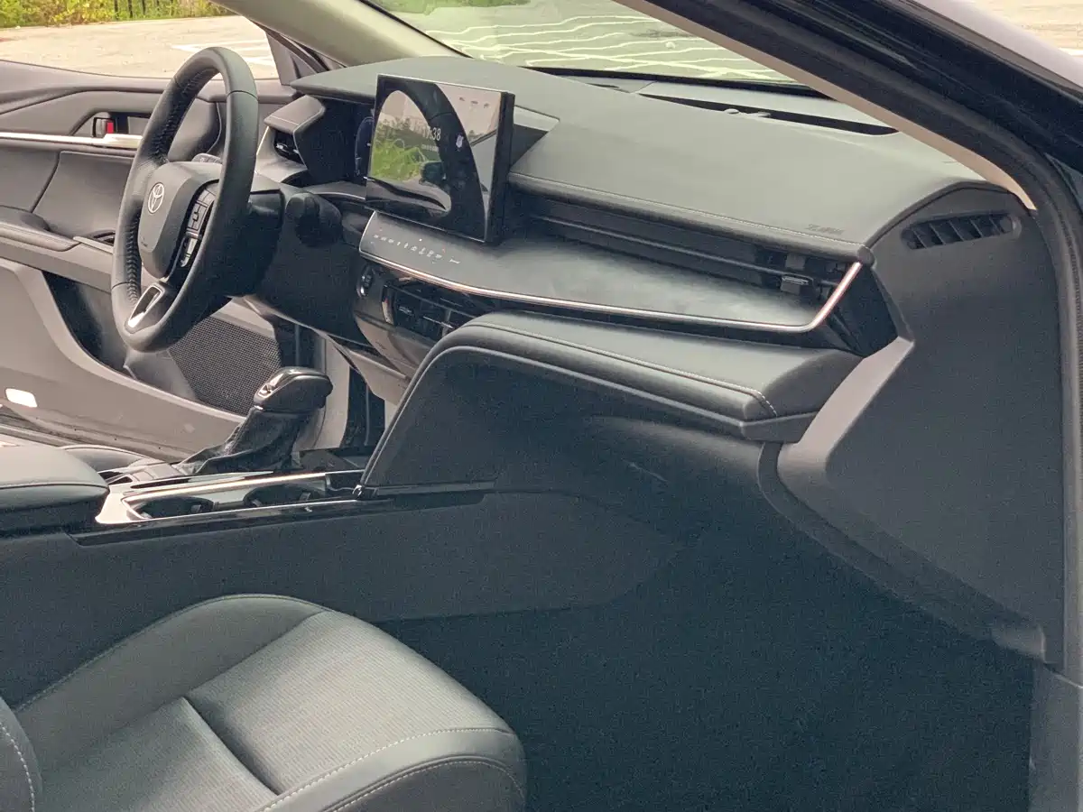 Toyota Camry 2024 2.0G Premium Edition фото 12