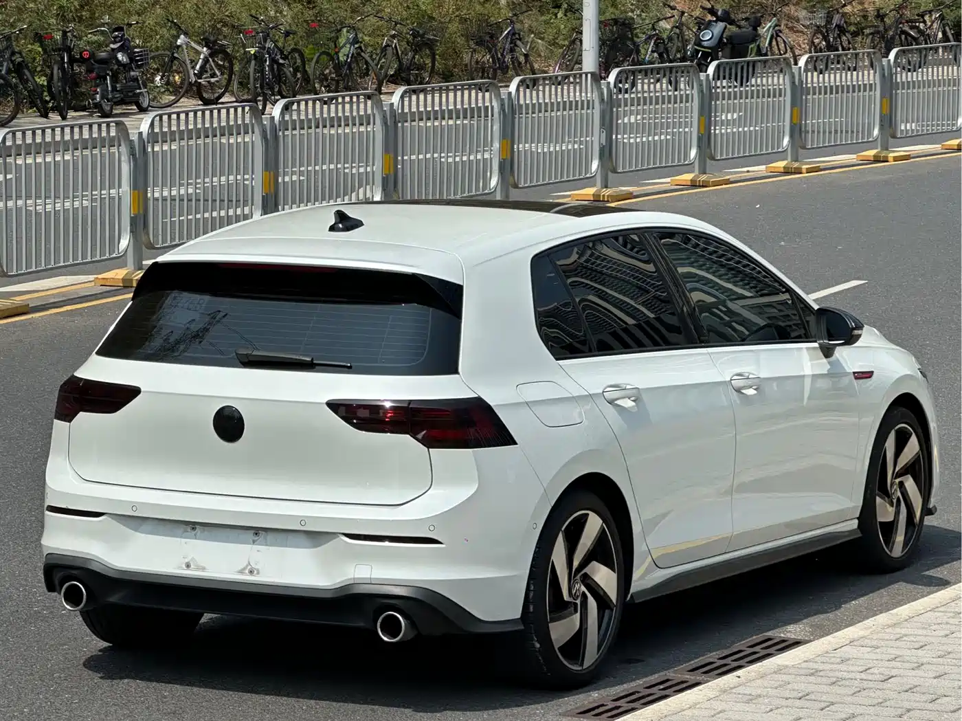 VOLKSWAGEN GOLF GTI
