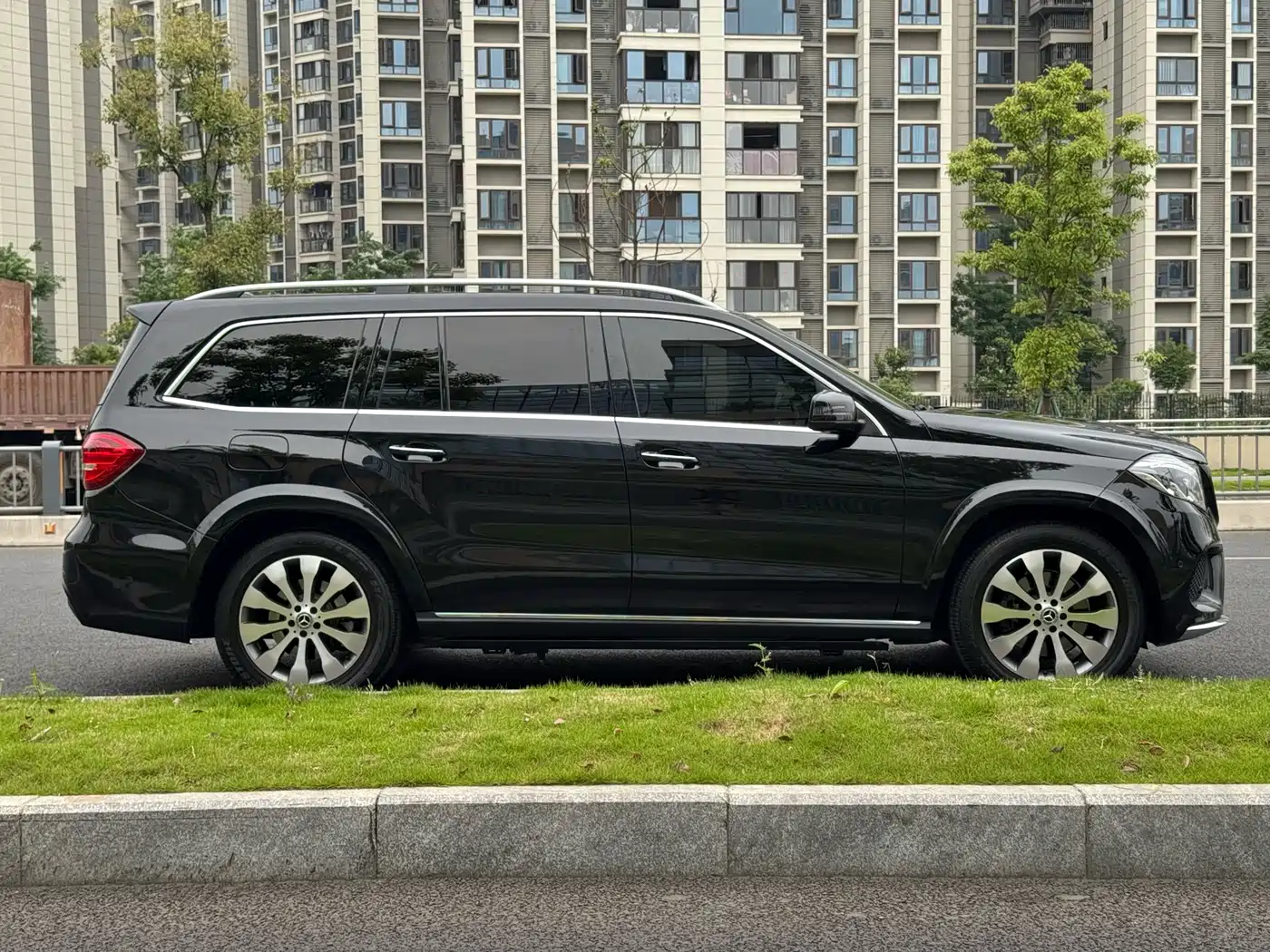 Mercedes-Benz GLS 2018 Facelift GLS 400 4MATIC Sport фото 18