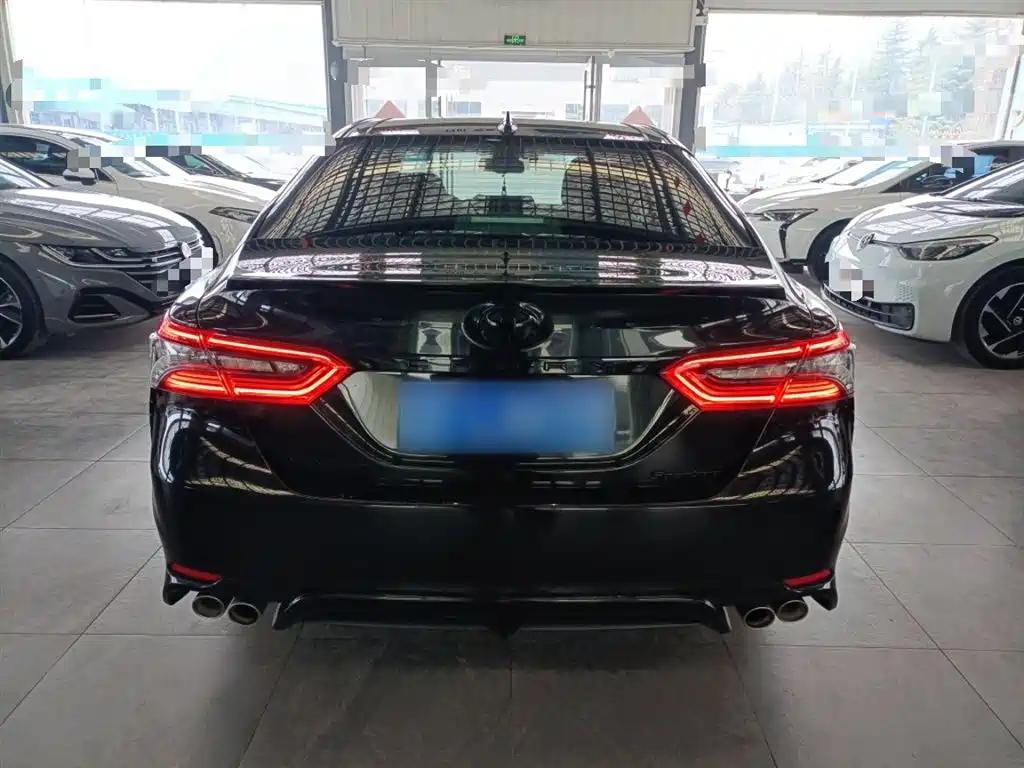Toyota Camry 2022 2.5S Knight Edition фото 4