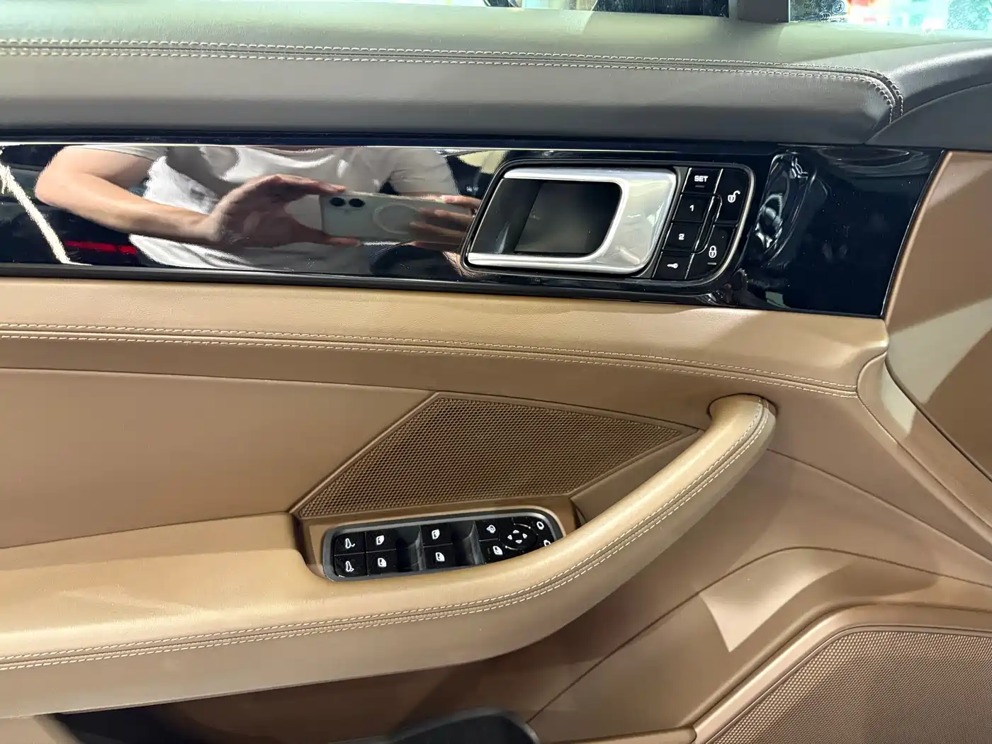 Porsche Panamera 2017 Panamera 4 Sport Turismo 3.0T фото 16
