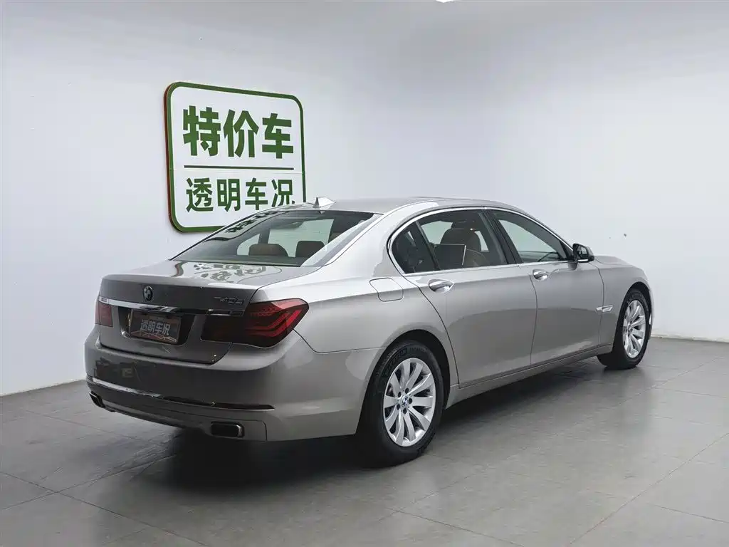 BMW 7 Series 2013 Model 740Li Leading фото 2