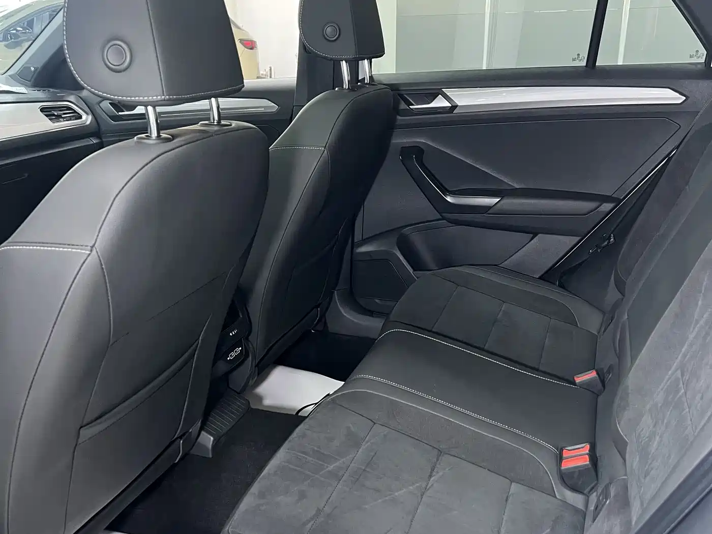 Volkswagen T-ROC 2022 280TSI DSG 2WD R-Line Pro PLUS фото 16