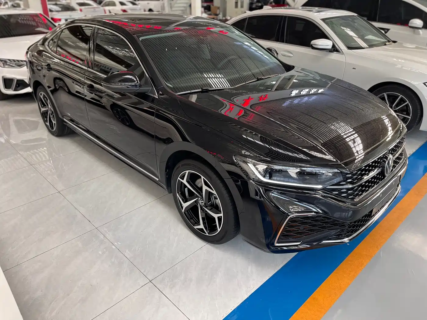 Volkswagen Passat 2025 Outstanding 380TSI Starlight Dragon Soaring Edition фото 3