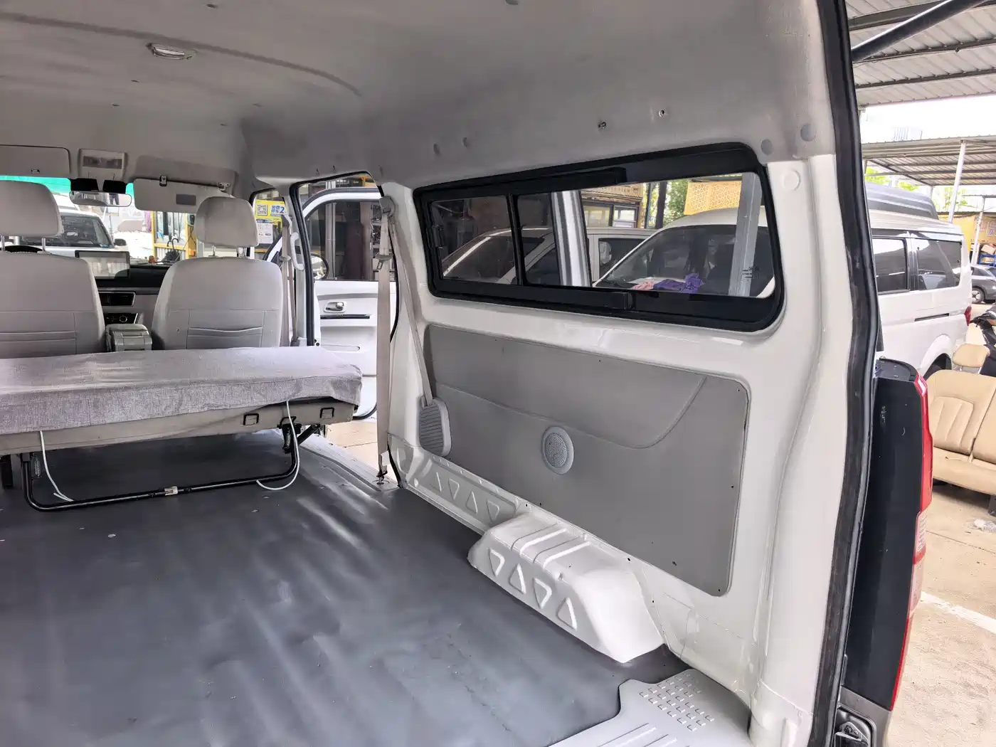 Jinbei New Hiace S 2022 2021 1.5L Business Central Air-conditioned Passenger Vehicle China VI SWC15M
