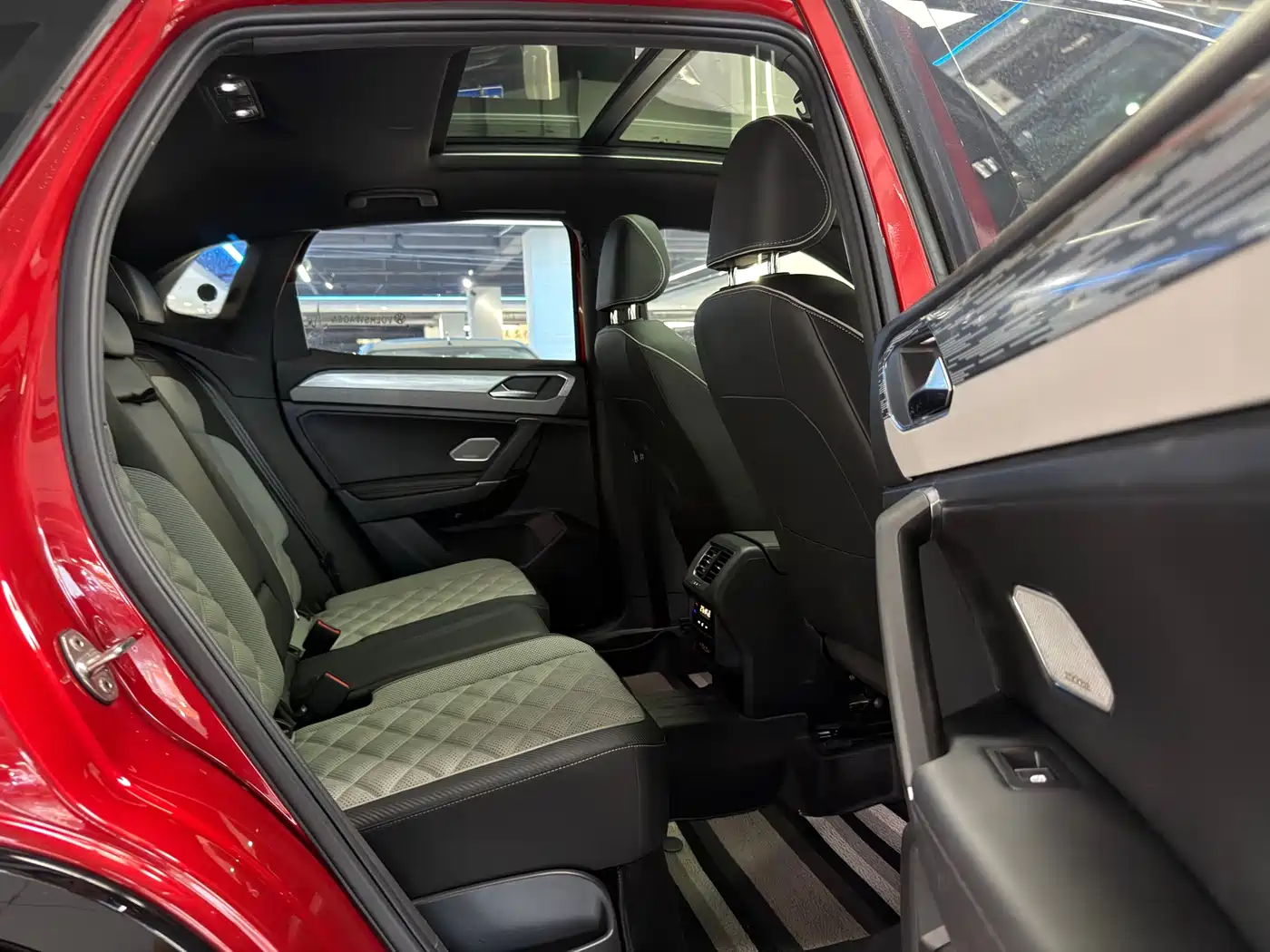 Volkswagen Tayron X 2023 380TSI 4WD Flagship Smart Edition фото 13