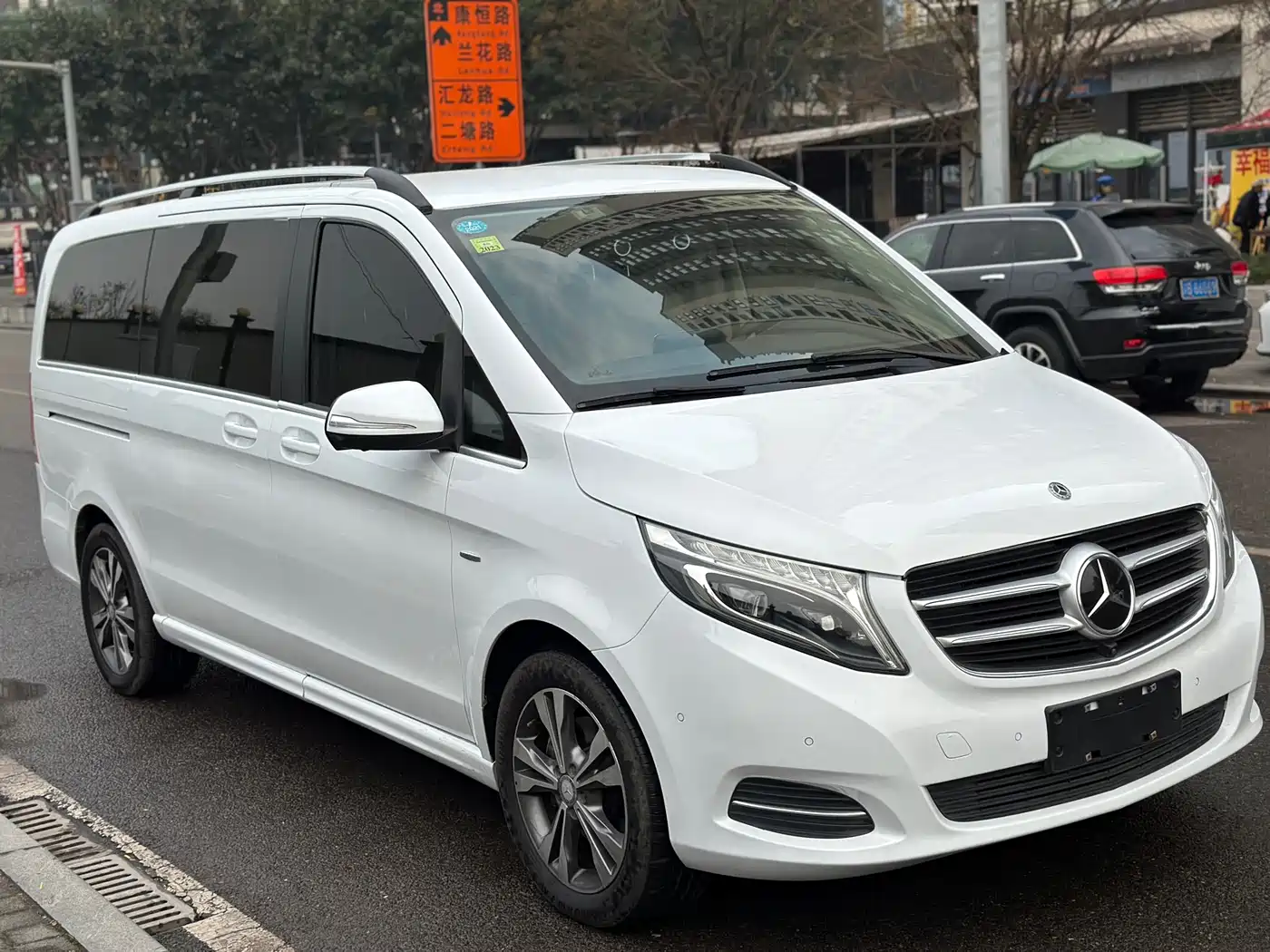 Mercedes-Benz V-Class 2017 Model V 260 Premium Edition фото 11