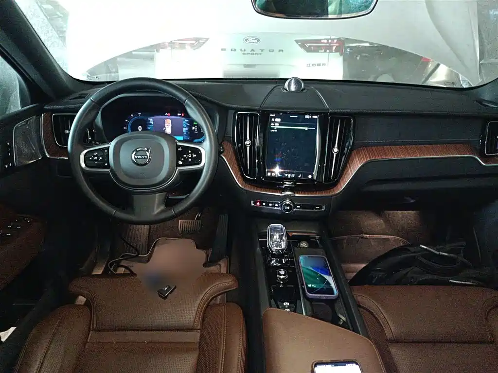 Volvo XC60 Plug-in Hybrid 2024 2025 Plug-in Hybrid Long Range AWD Zhiya Luxury Edition