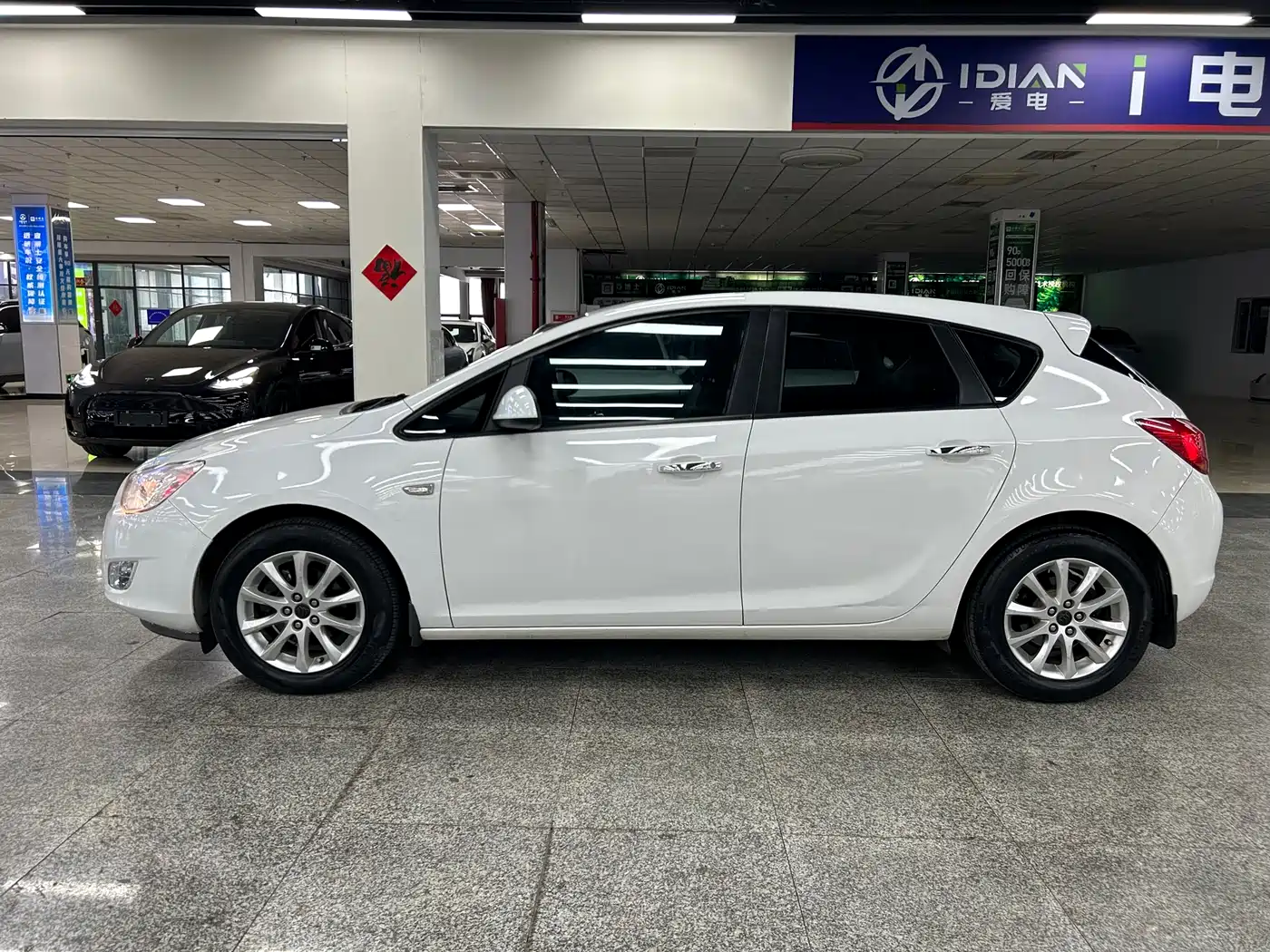 Buick Excelle 2013 2013 Model XT 1.6L Automatic Fashion
