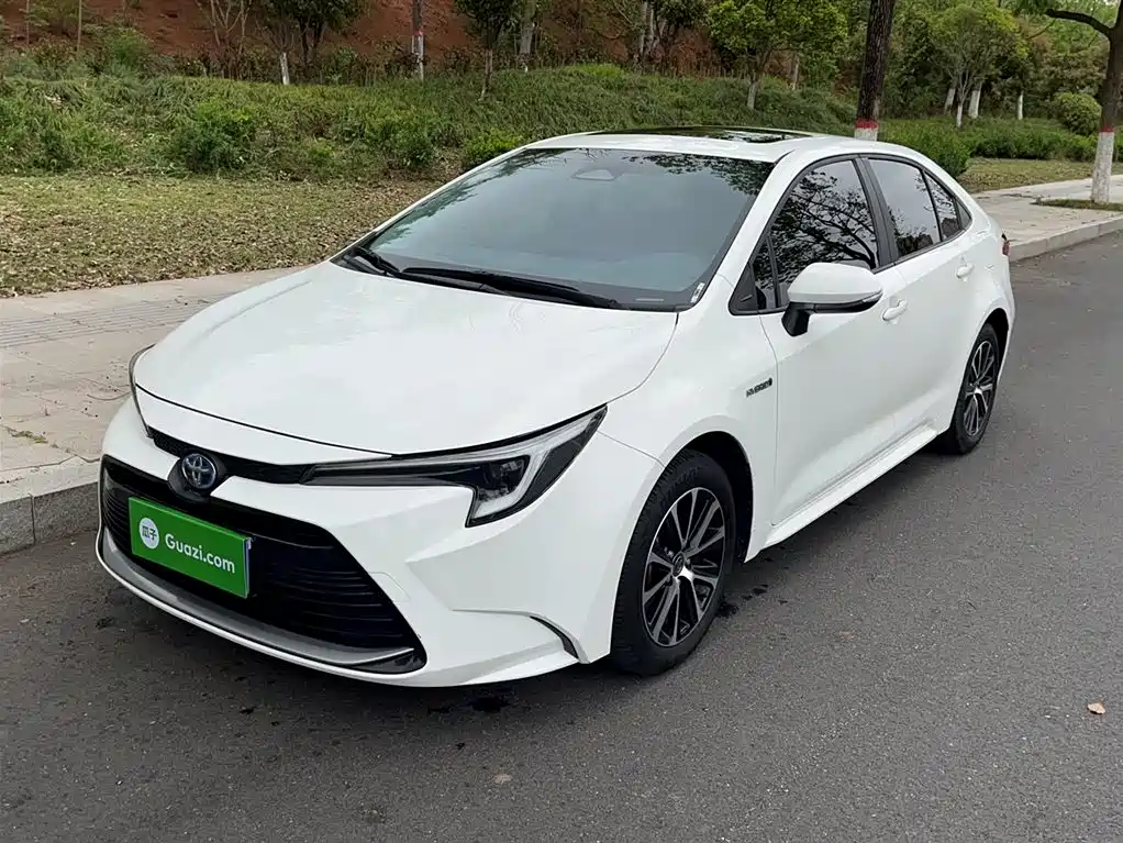 Toyota Levin 2023 Smart Hybrid 1.8L Luxury фото 2