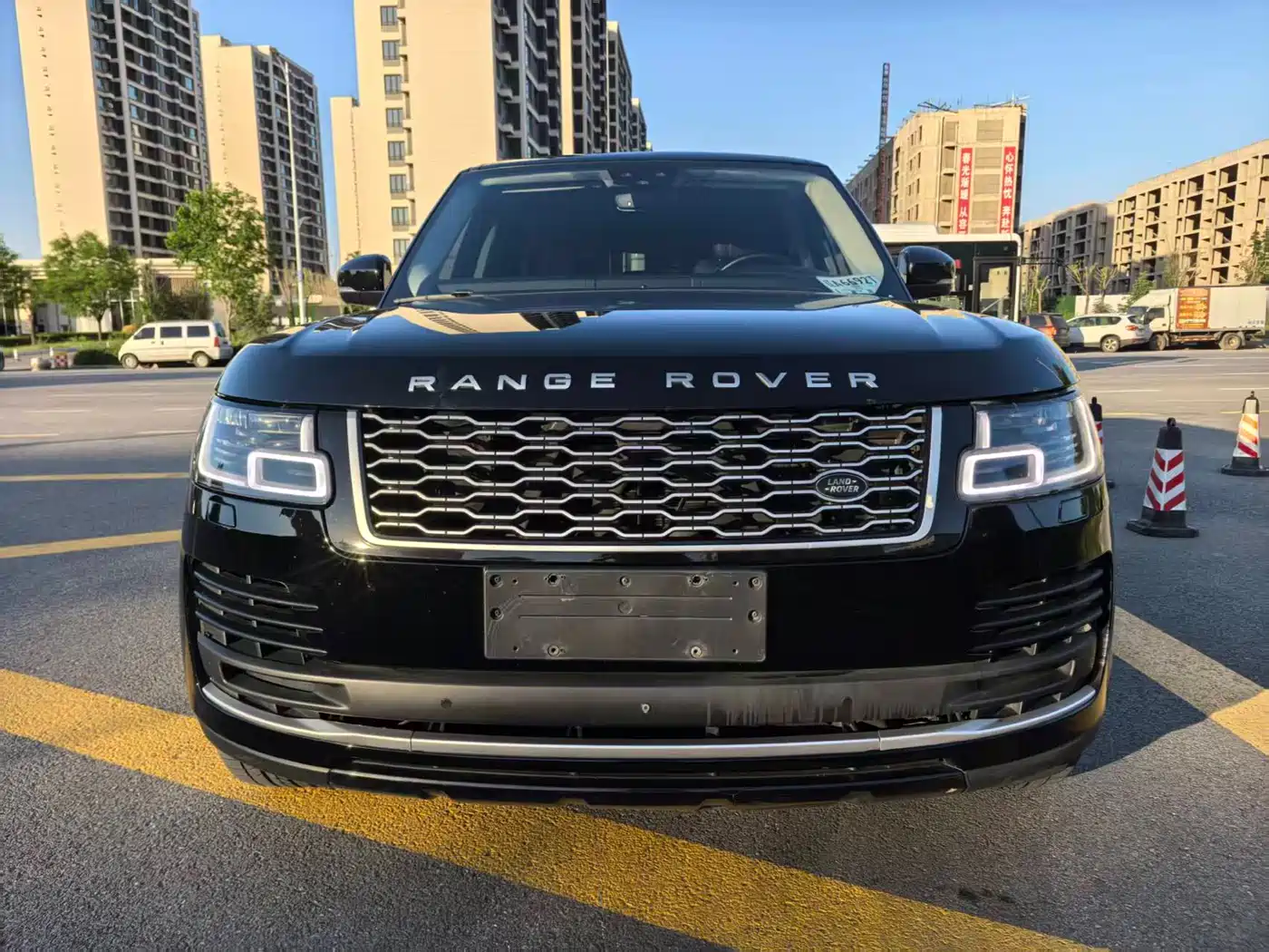 Land Rover Range Rover 2018 3.0 SC V6 Vogue SE Genesis Extended Edition фото 2