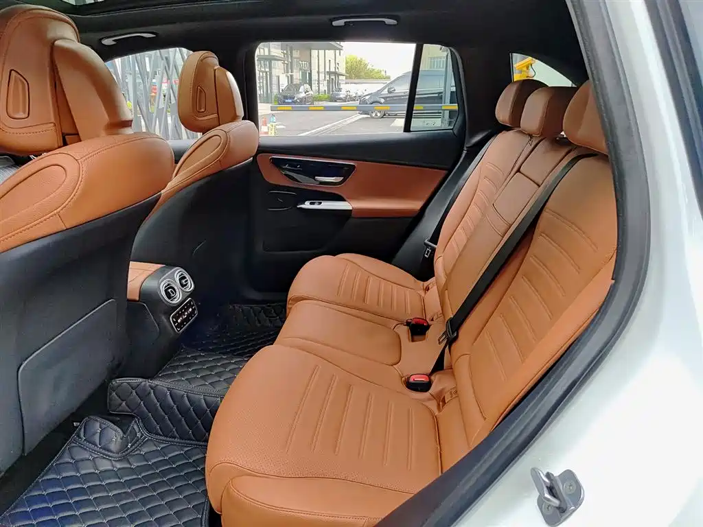 Mercedes-Benz GLC 2024 GLC 300 L 4MATIC Dynamic 5-seater фото 7