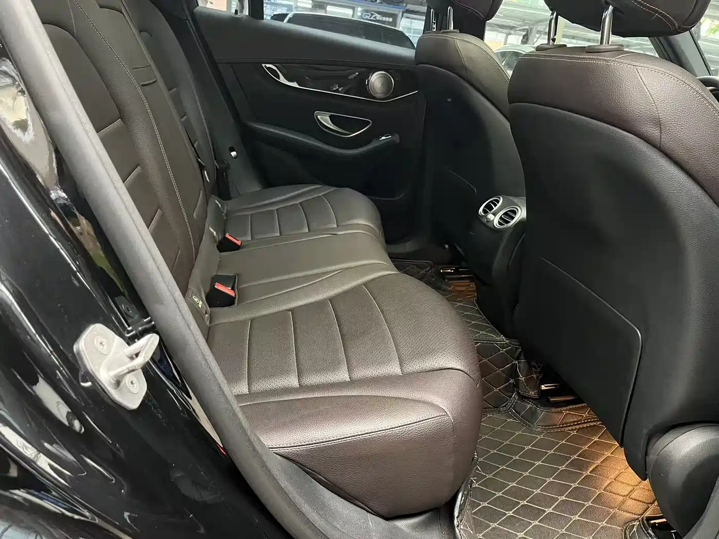 Mercedes-Benz GLC 2017 GLC 260 4MATIC Luxury фото 16