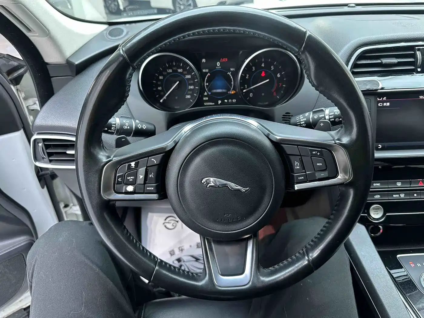 Jaguar F-PACE 2018 2018 2.0T 4WD Urban Premium Edition