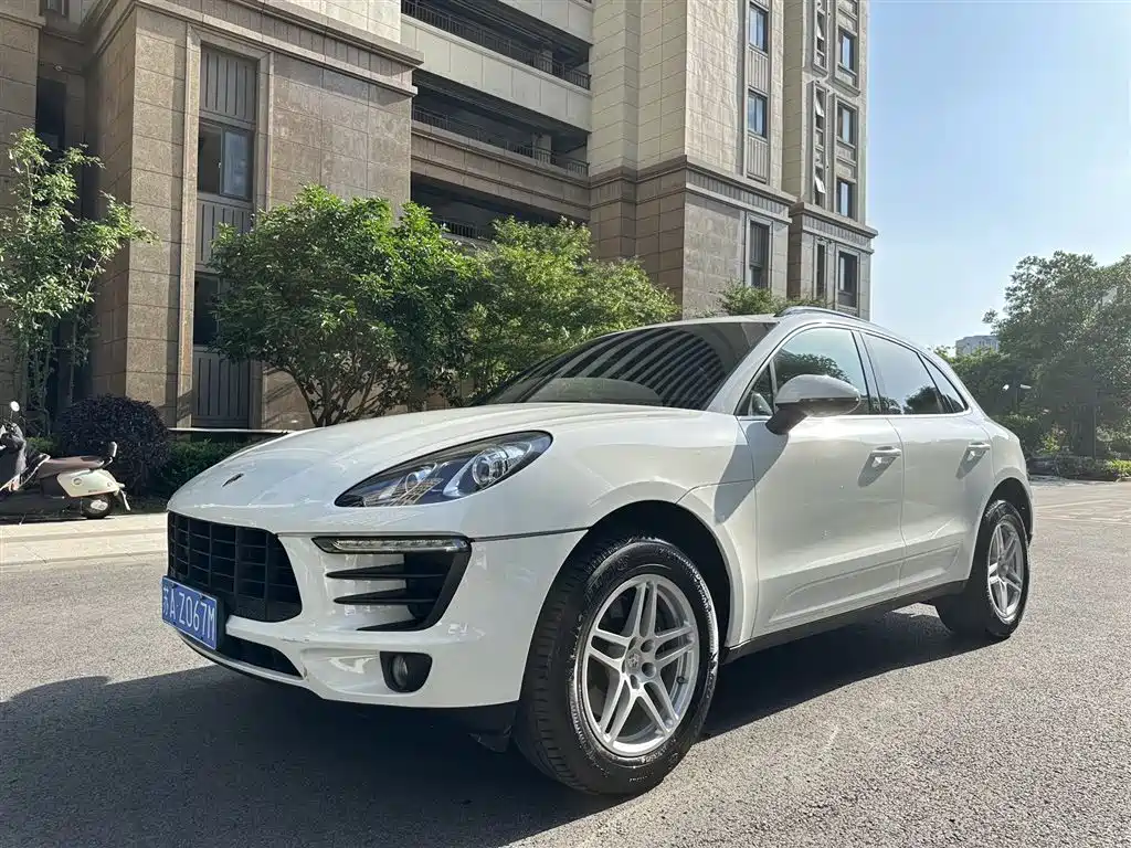Porsche Macan 2016 Macan 2.0T фото 3
