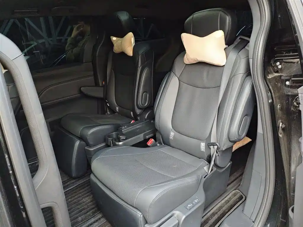 TOYOTA GREVIA